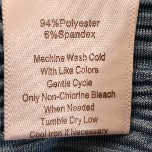 NWT Calligraphie Emerald Green Velvet Blouse with Bell Sleeve Size Small - Picture 9 of 12